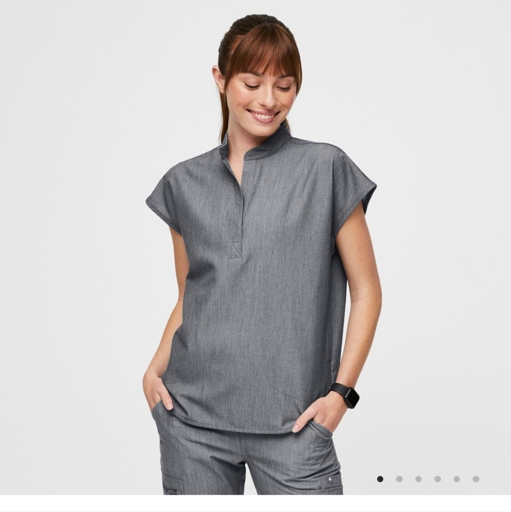 FIGS Medical Uniform for women scrub top M US, COLOR Graphite 3 pockets. - Picture 7 of 13